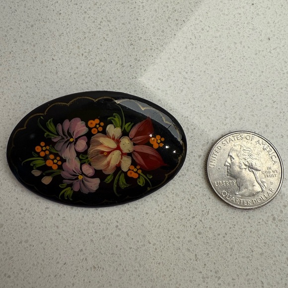 Vintage Brooch Pin Russian Hand Painted Lacquer Flowers Floral Oval - Picture 8 of 8